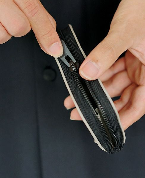 KAGARI YUSUKE.ラウンドジップ・ミニ[mw10-gr]