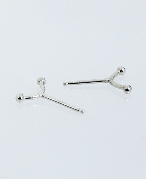 ANOTHER FEATHER.PEARL CURVE STUDS[61/A=SILVER]