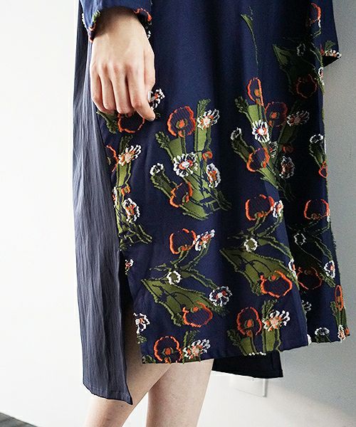JUN OKAMOTO 祖母がよく描いてくれたガーベラのワンピース[RO-33203/NAVY]