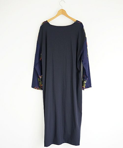 JUN OKAMOTO.祖母がよく描いてくれたガーベラのワンピース[RO-33203/NAVY]