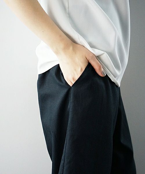 JUN OKAMOTO.羊飼いの邪魔をする風のようなパンツ[P-33101/NAVY]