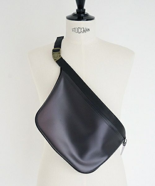 macromauro マクロマウロ.plane bag large PVC[black]_