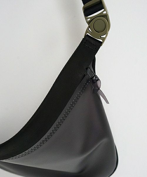 macromauro マクロマウロ.plane bag large PVC[black]_