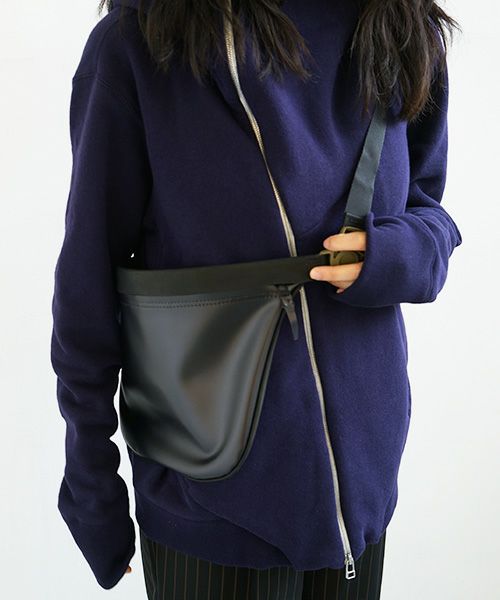 macromauro マクロマウロ.plane bag large PVC[black]_