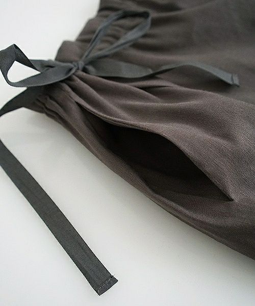 Mochi.モチ.french linen wrap wide pants [charcoal grey]