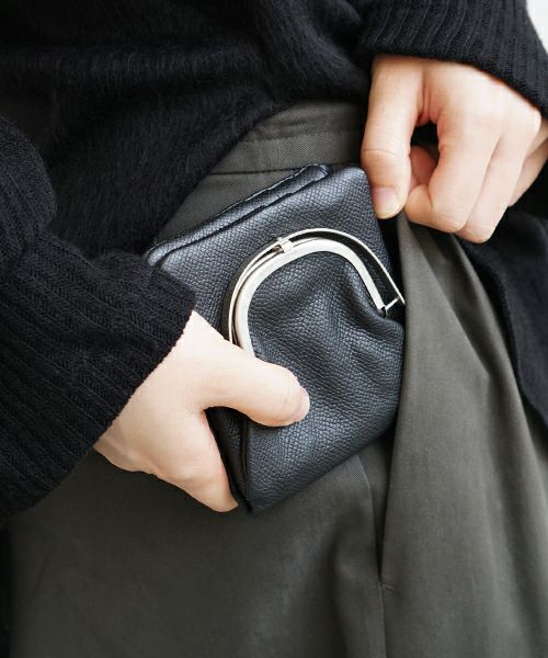 EDROBERTJUDSON.エドロバートジャドソン.frame half wallet[B01Q WL-38A / 05.BLACK]