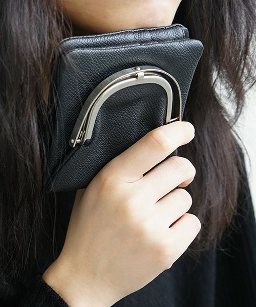 EDROBERTJUDSON.エドロバートジャドソン.frame half wallet[B01Q WL-38A / 05.BLACK]