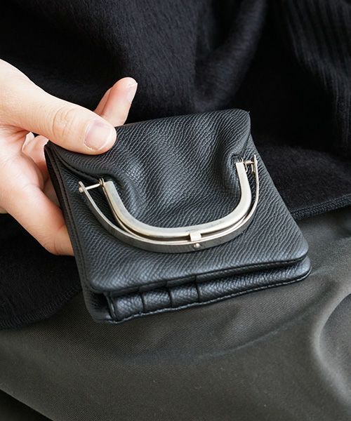 EDROBERTJUDSON.エドロバートジャドソン.frame half wallet[B01Q WL-38A / 05.BLACK]