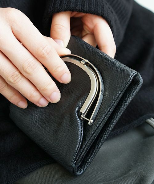 EDROBERTJUDSON.エドロバートジャドソン.frame half wallet[B01Q WL-38A / 05.BLACK]
