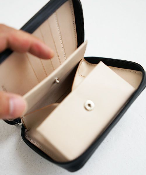 EDROBERTJUDSON.エドロバートジャドソン.HALF WALLET[B01O WL-41 / 05.black]