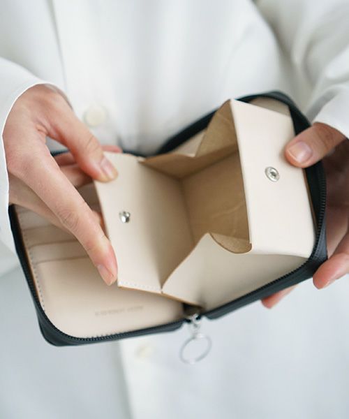 EDROBERTJUDSON.エドロバートジャドソン.HALF WALLET[B01O WL-41 / 05.black]