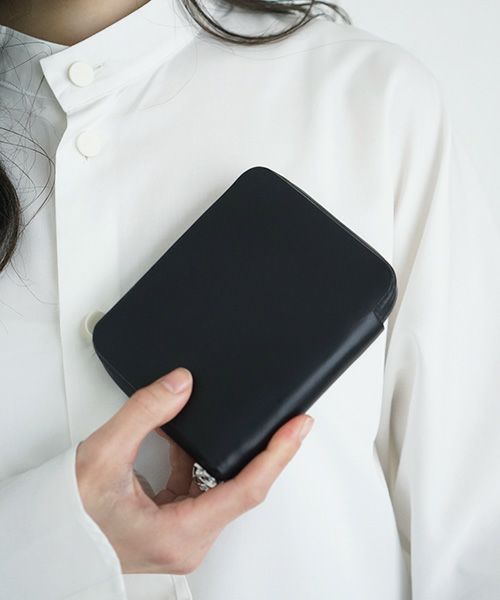 EDROBERTJUDSON.エドロバートジャドソン.HALF WALLET[B01O WL-41 / 05.black]