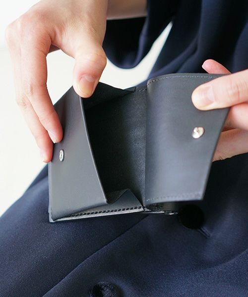 EDROBERTJUDSON.エドロバートジャドソン.HALF WALLET[B01O WL-31 / 05.BLACK]
