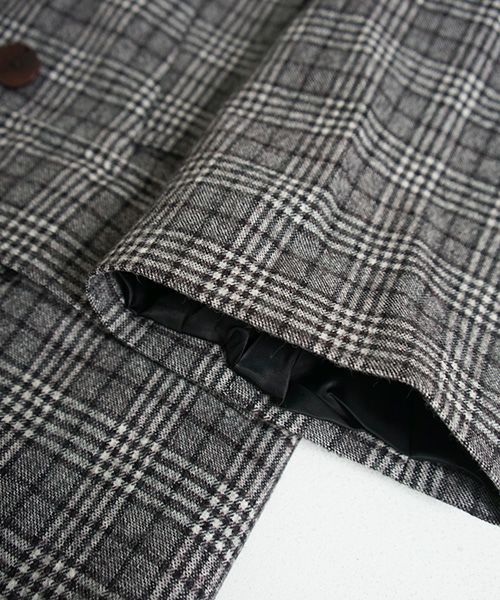 Edwina Hoerl .coat[02/EH39C-03/form-giving function of death]_