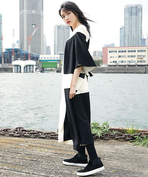 HENRIK VIBSKOV.DRESS[BLACK/WHITE CUTS]_