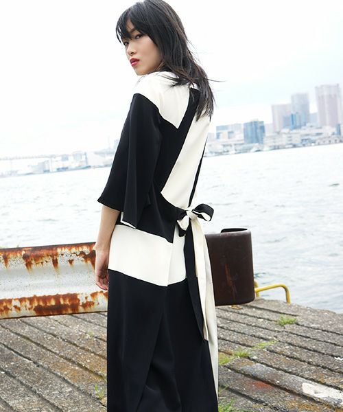 HENRIK VIBSKOV.DRESS[BLACK/WHITE CUTS]_