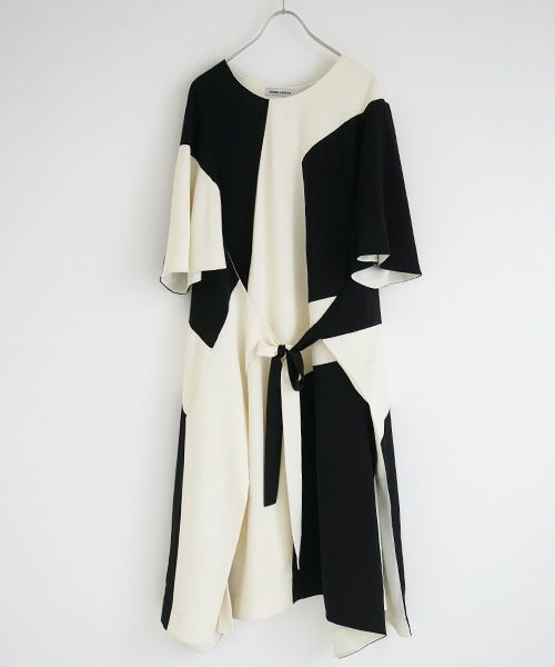 HENRIK VIBSKOV.DRESS[BLACK/WHITE CUTS]_