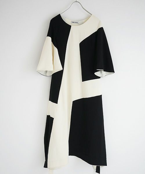 HENRIK VIBSKOV.DRESS[BLACK/WHITE CUTS]_