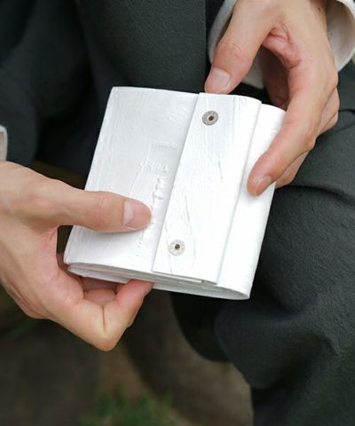 KAGARI YUSUKE<br>カガリユウスケ<br>三つ折り財布[mw-12 wh]