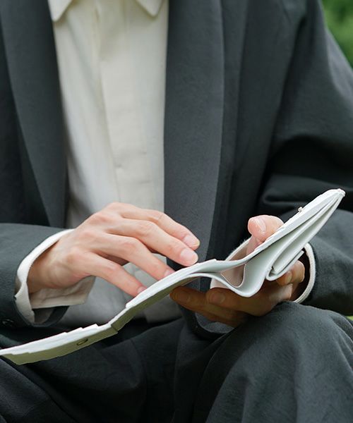 KAGARI YUSUKE.カガリユウスケ.三つ折り財布[mw-12 wh]