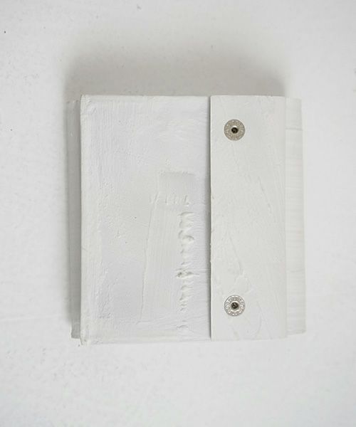 KAGARI YUSUKE.カガリユウスケ.三つ折り財布[mw-12 wh]