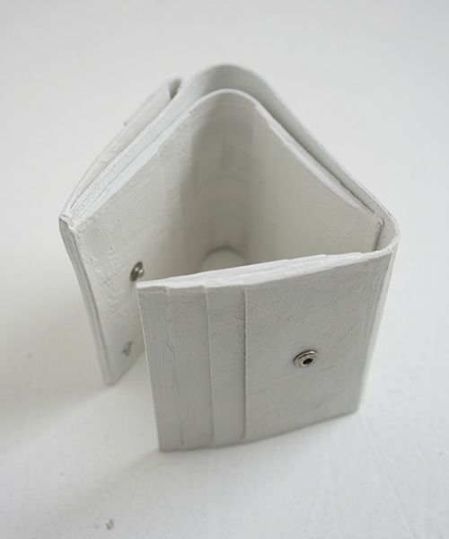 KAGARI YUSUKE.カガリユウスケ.三つ折り財布[mw-12 wh]