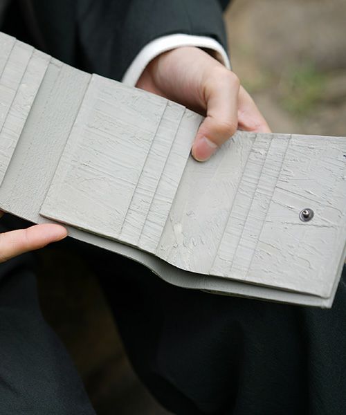 KAGARI YUSUKE.カガリユウスケ.三つ折り財布[mw-12 gr]