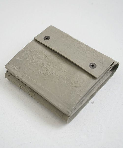 KAGARI YUSUKE.カガリユウスケ.三つ折り財布[mw-12 gr]