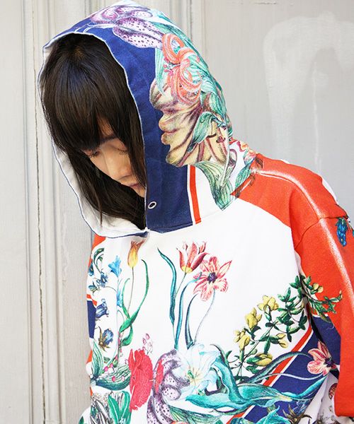 AHCAHCUM あちゃちゅむ.フラワーラインパーカー