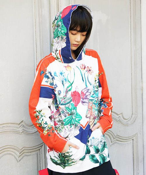 AHCAHCUM あちゃちゅむ.フラワーラインパーカー