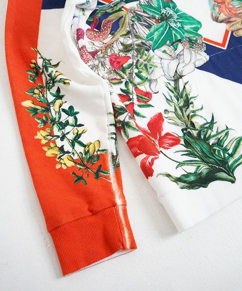 AHCAHCUM あちゃちゅむ.フラワーラインパーカー