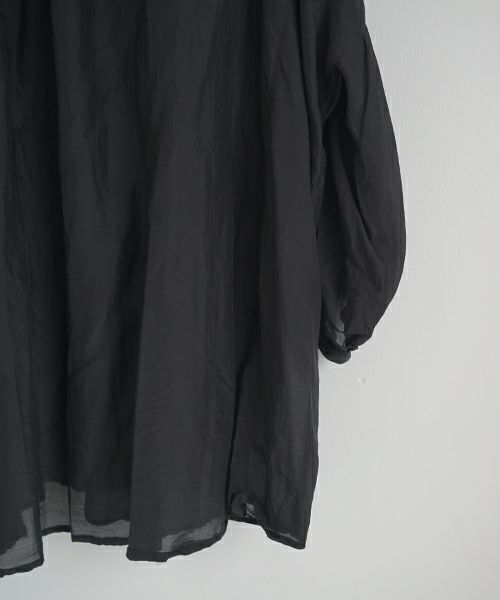 suzuki takayuki.スズキタカユキ.puff-sleeve blouse[S201-15/black]:i