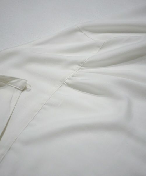 JUN OKAMOTO ジュンオカモト .真夏の空飛ぶ積乱雲のようなブラウス[TOP-33228]