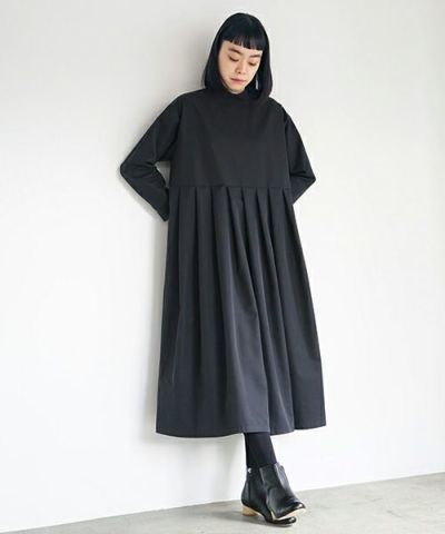 Mochi.モチ.hight neck tuck dress [black]