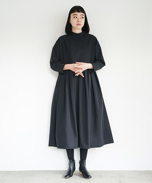 Mochi.モチ.hight neck tuck dress [black]
