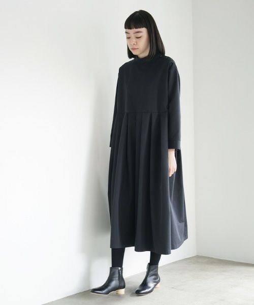 Mochi.モチ.hight neck tuck dress [black]