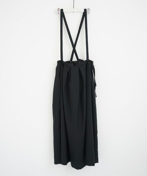 Mochi.モチ.suspender skirt [black]