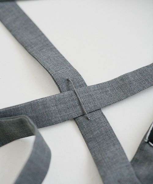 Mochi.モチ.suspender skirt [grey]