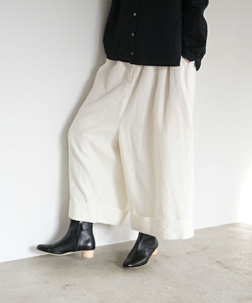 Mochi.モチ.cropped wide pants [off white]