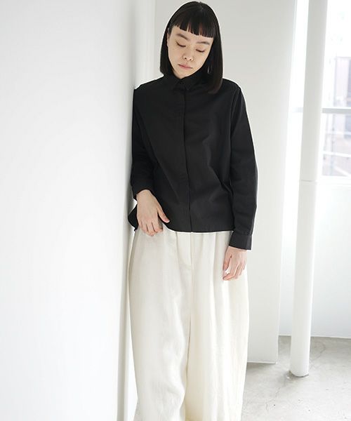 Mochi.モチ.cropped wide pants [off white]