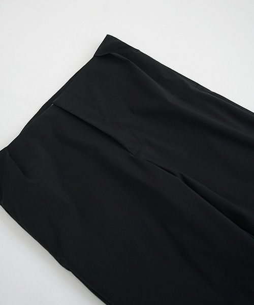 Mochi.モチ.tapered pants [black]