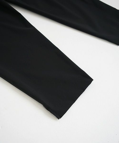 Mochi.モチ.tapered pants [black]