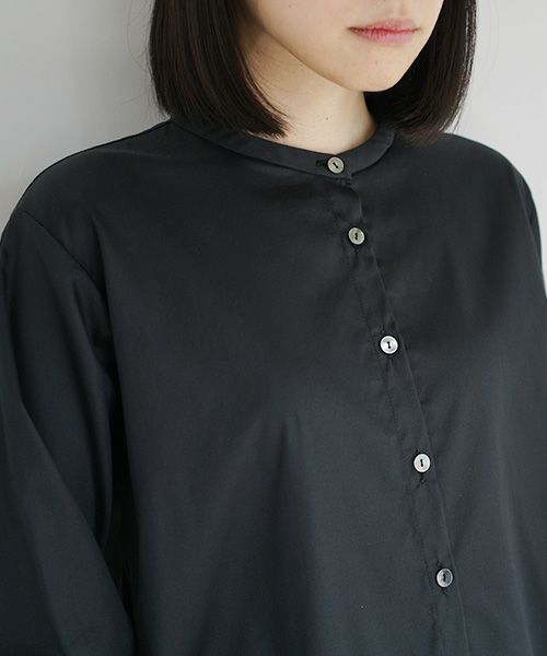 Mochi.モチ.no collar shirt [black]
