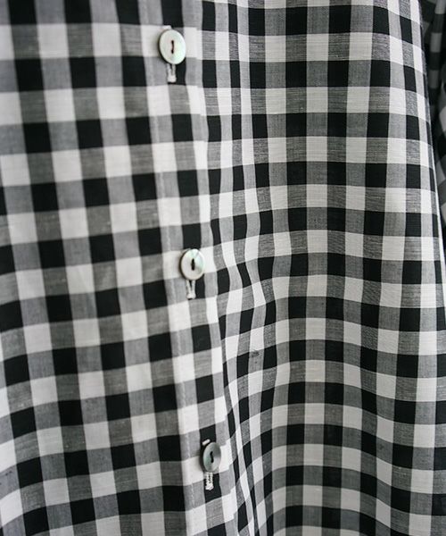 Mochi.モチ.no collar shirt [gingham check]