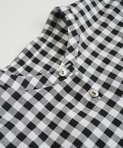 Mochi.モチ.no collar shirt [gingham check]