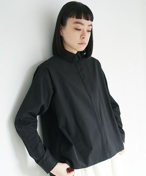 Mochi.モチ.tucked shirt [black]