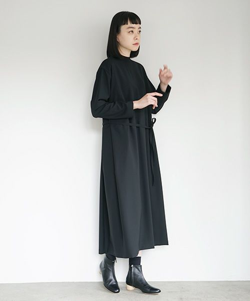 Mochi<br>モチ<br>high neck dress [black]<br>ブラックドレス