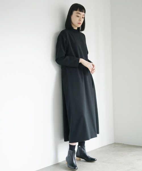 Mochi<br>モチ<br>high neck dress [black]<br>ブラックドレス