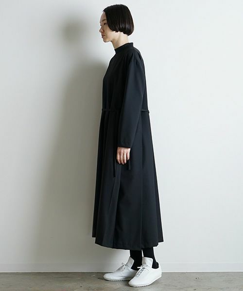 Mochi<br>モチ<br>high neck dress [black]<br>ブラックドレス