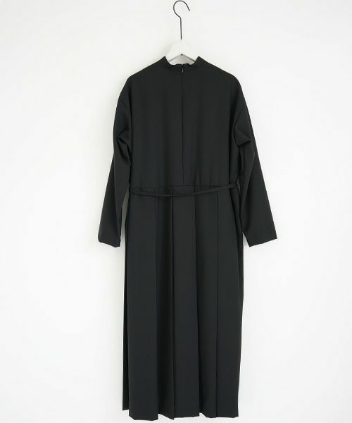 Mochi<br>モチ<br>high neck dress [black]<br>ブラックドレス